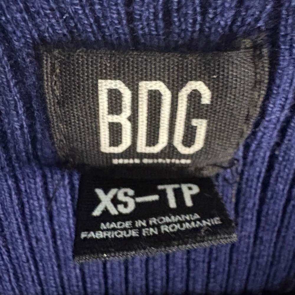 BDG half zip Sleeveless Polo in Navy and Mint - Picture 3 of 4